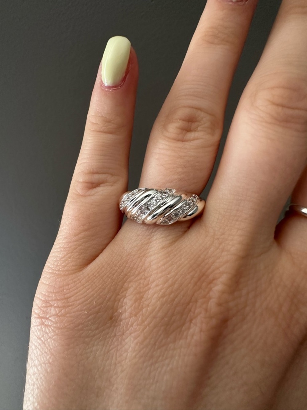 NWT Evry Jewels Silver Crystal Twist Dome Ring Size 6